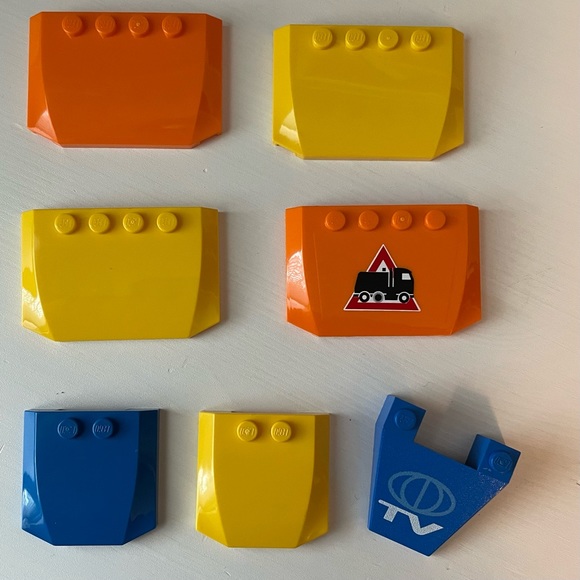 LEGO Vehicle Hoods - Wedge Plates - 45677 52031 - 4858 - Picture 1 of 8